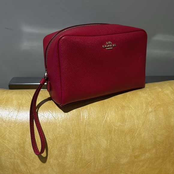 Coach authentic Boxy Cosmetic Case - Picture 3 of 7